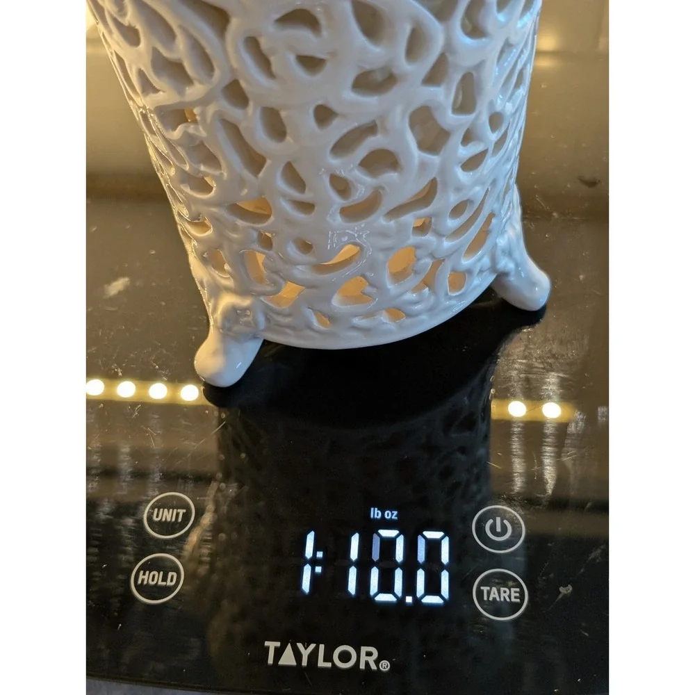Cream Reticulated‎ Footed Floral Vase with Scalloped Edging